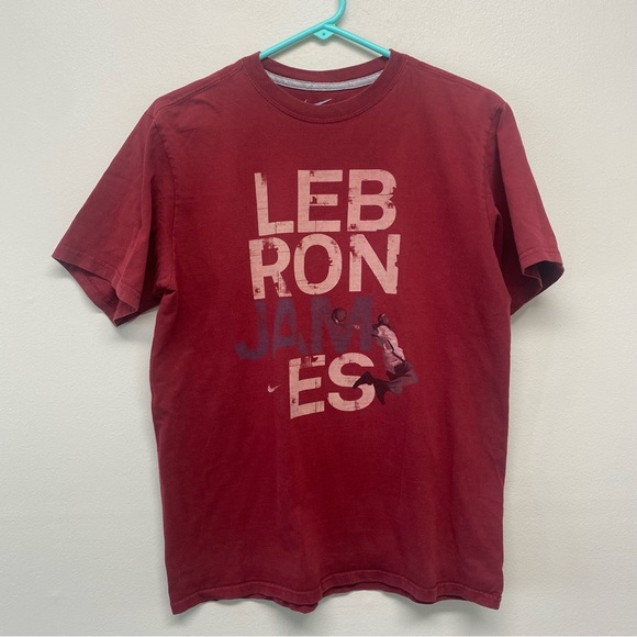 Nike Kids Lebron James Basketball tee Shirt Size XL (18) Maroon - Picture 1 of 10
